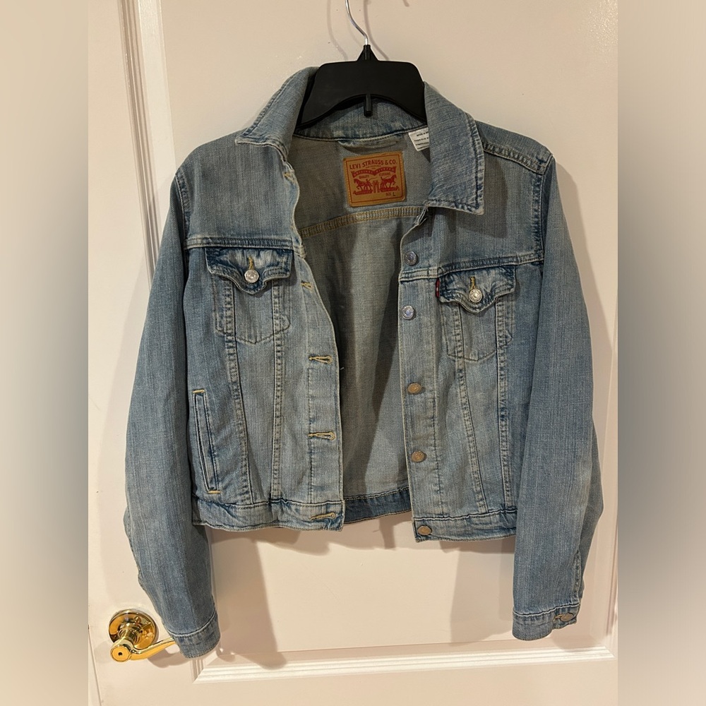 Levi's Classic Trucker Jean Jacket Light Wash, Size L